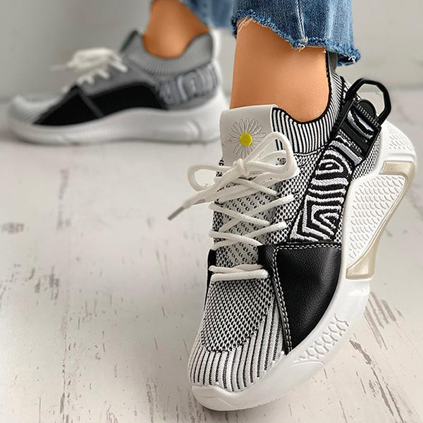 Corashoes Daisy Embroidery Lace-up Breathable Sneakers
