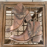Corashoes Low Heel Leather Pattern Zipper Boots