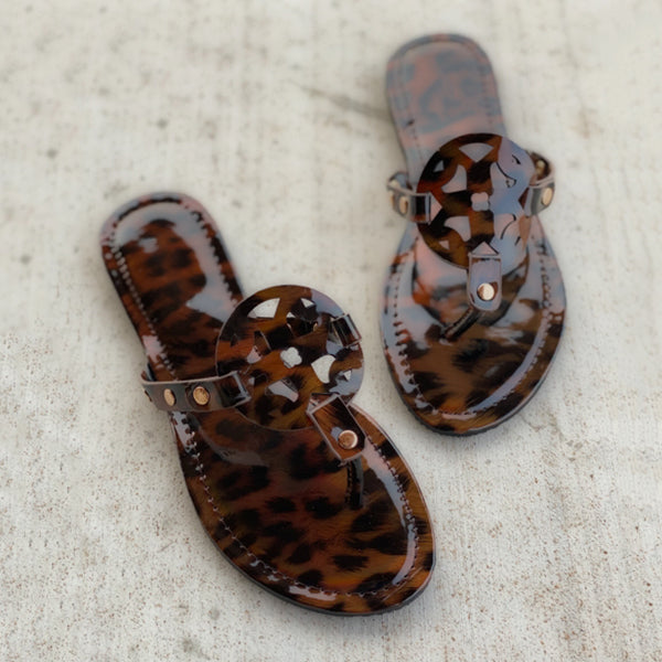 Corashoes Classic Round Logo Design Slip-On Sandals