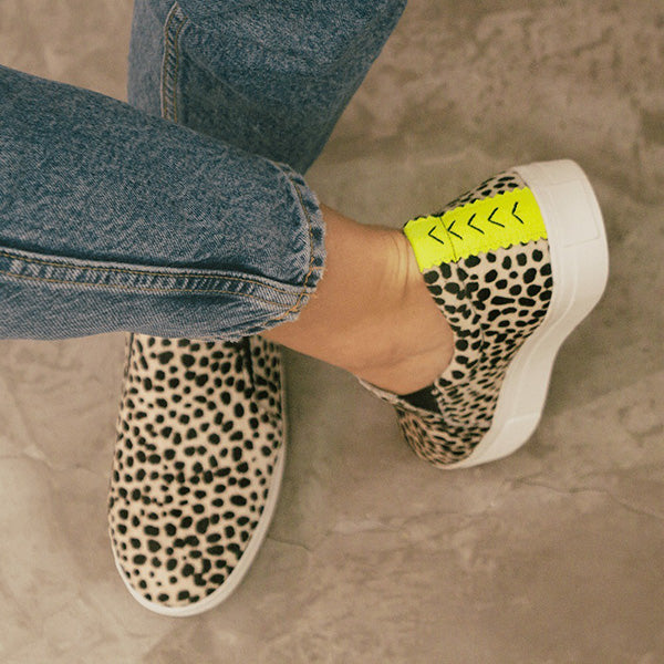 Corashoes Leopard Print All-Match Flat Sneakers