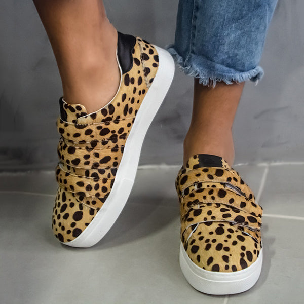 Corashoes Leopard Print Velcro Buckle Flat Sneakers