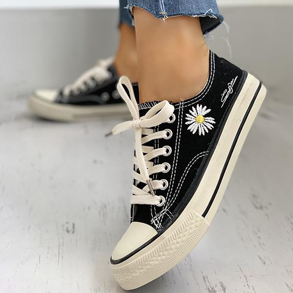 Corashoes Daisy Pattern Eyelet Lace-up Sneakers
