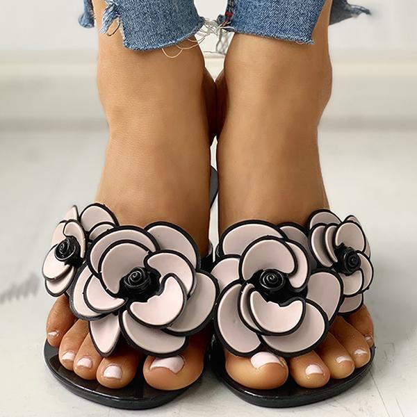 Corashoes Toe Post Flower Design Flat Slippers